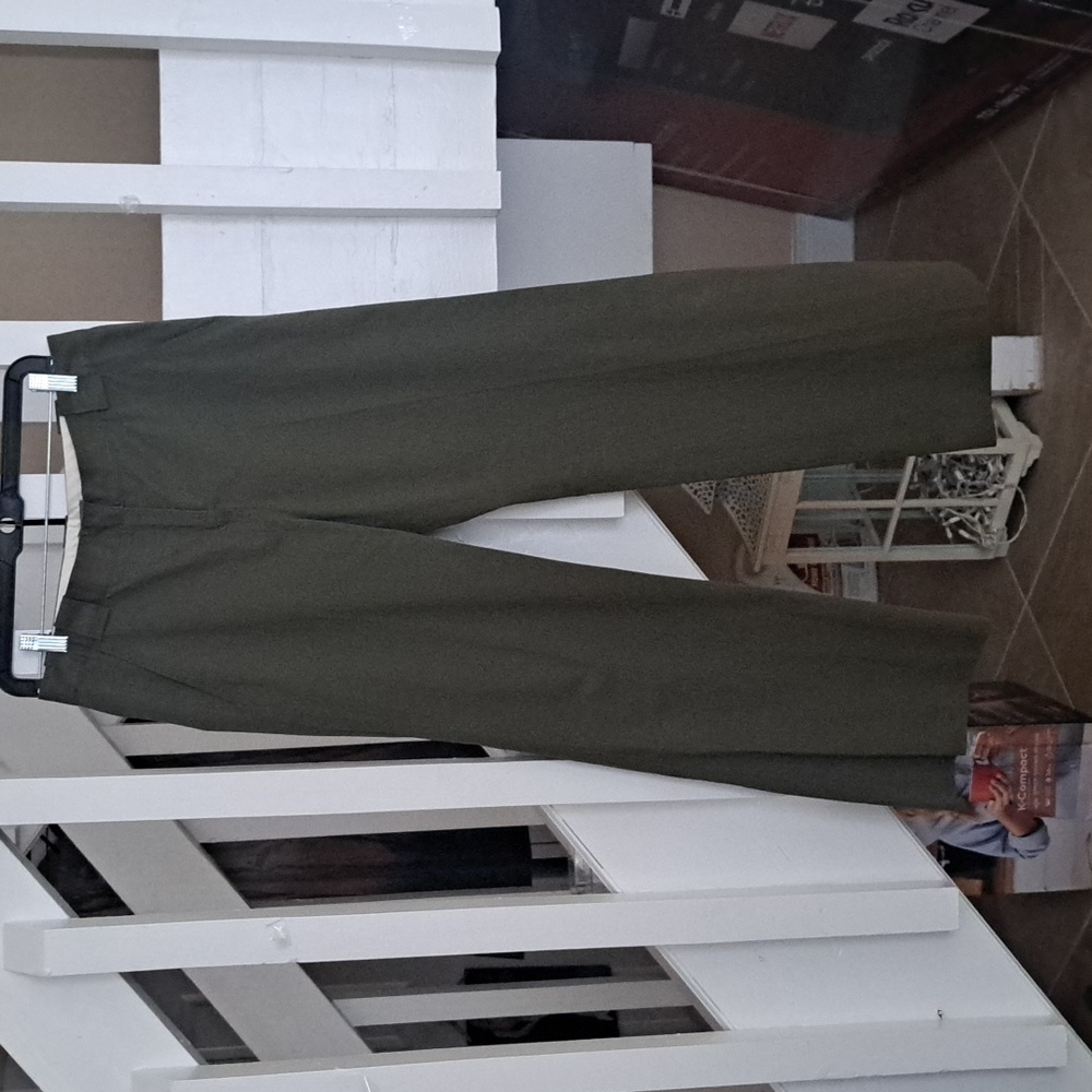 Proenza Schouler Olive Green Cotton linen blend boot leg style chino pant. EUC 6